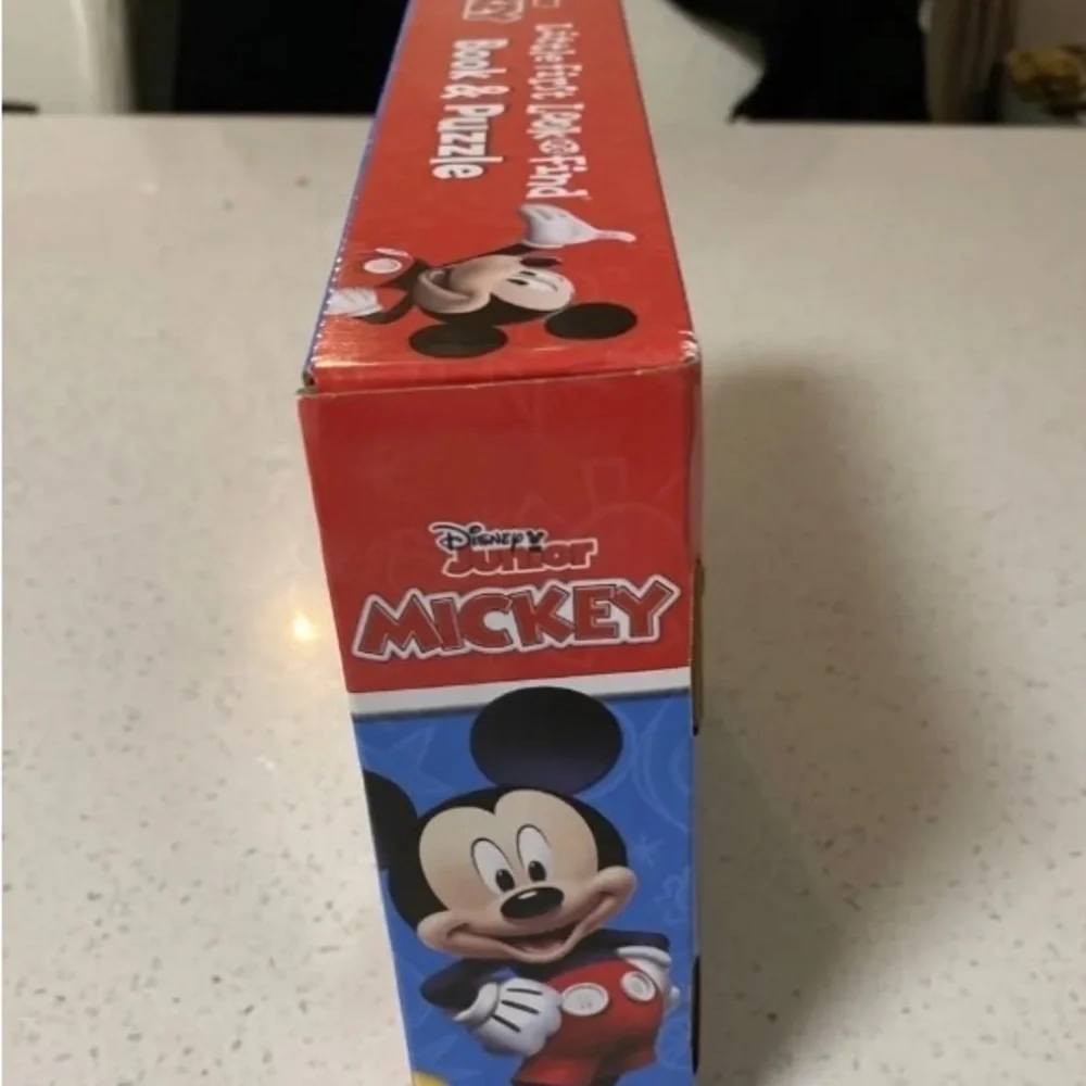 Disney Junior Mickey Mouse Clubhouse: Little First Look and Find Book an… - Picture 5 of 7
